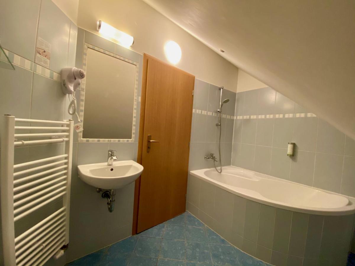 Hotel Pod Koksinem Spálené Poříčí Exterior foto